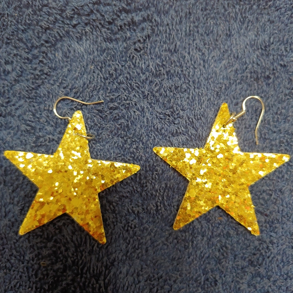 Gold star earrings